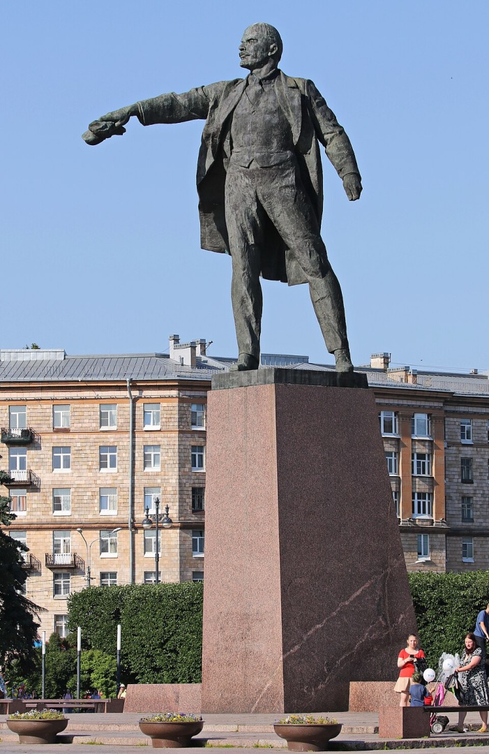 Pamyatnik_V.I._Leninu._Moskovskaya_ploshchad_Sankt_Peterburg_2H1A5714WI.JPG.jpg Pamyatnik_V.I._Leninu._Moskovskaya_ploshchad_Sankt_Peterburg_2H1A5714WI.JPG.jpg
